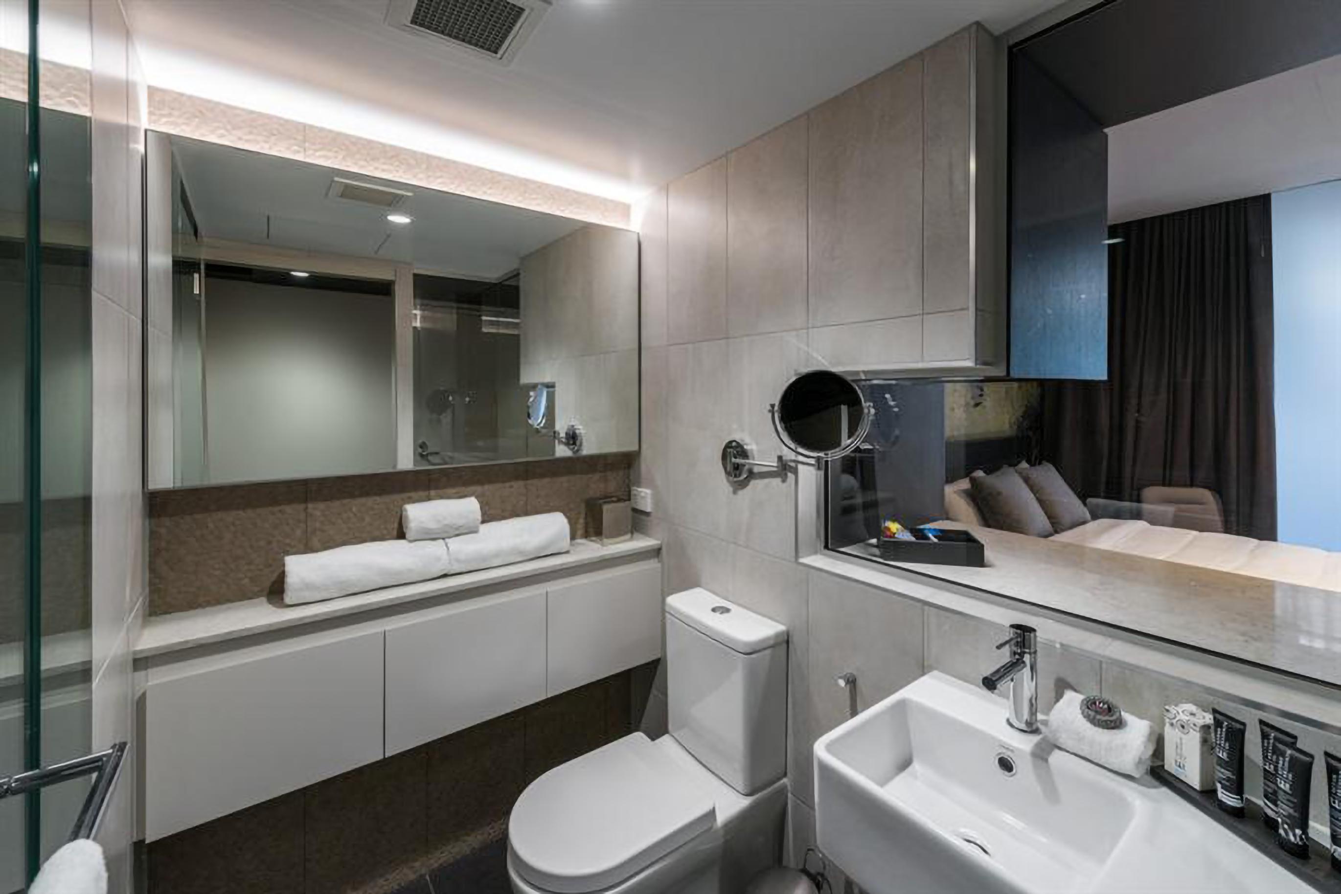 Kennigo Brisbane, Independent Collection By Evt 4*