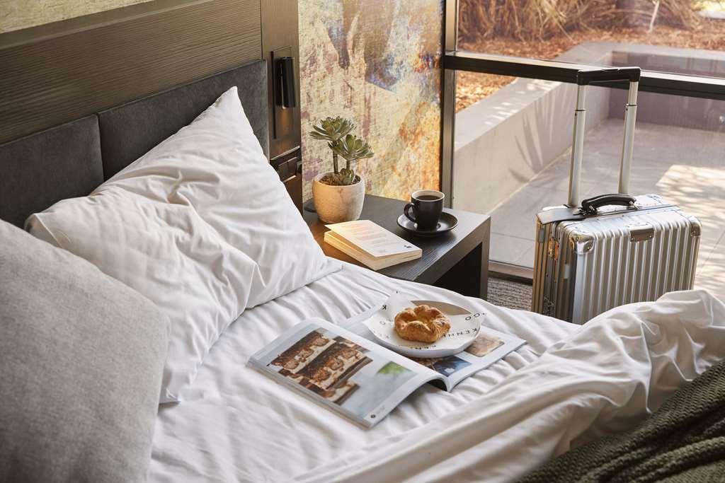 Kennigo Brisbane, Independent Collection By Evt 4*