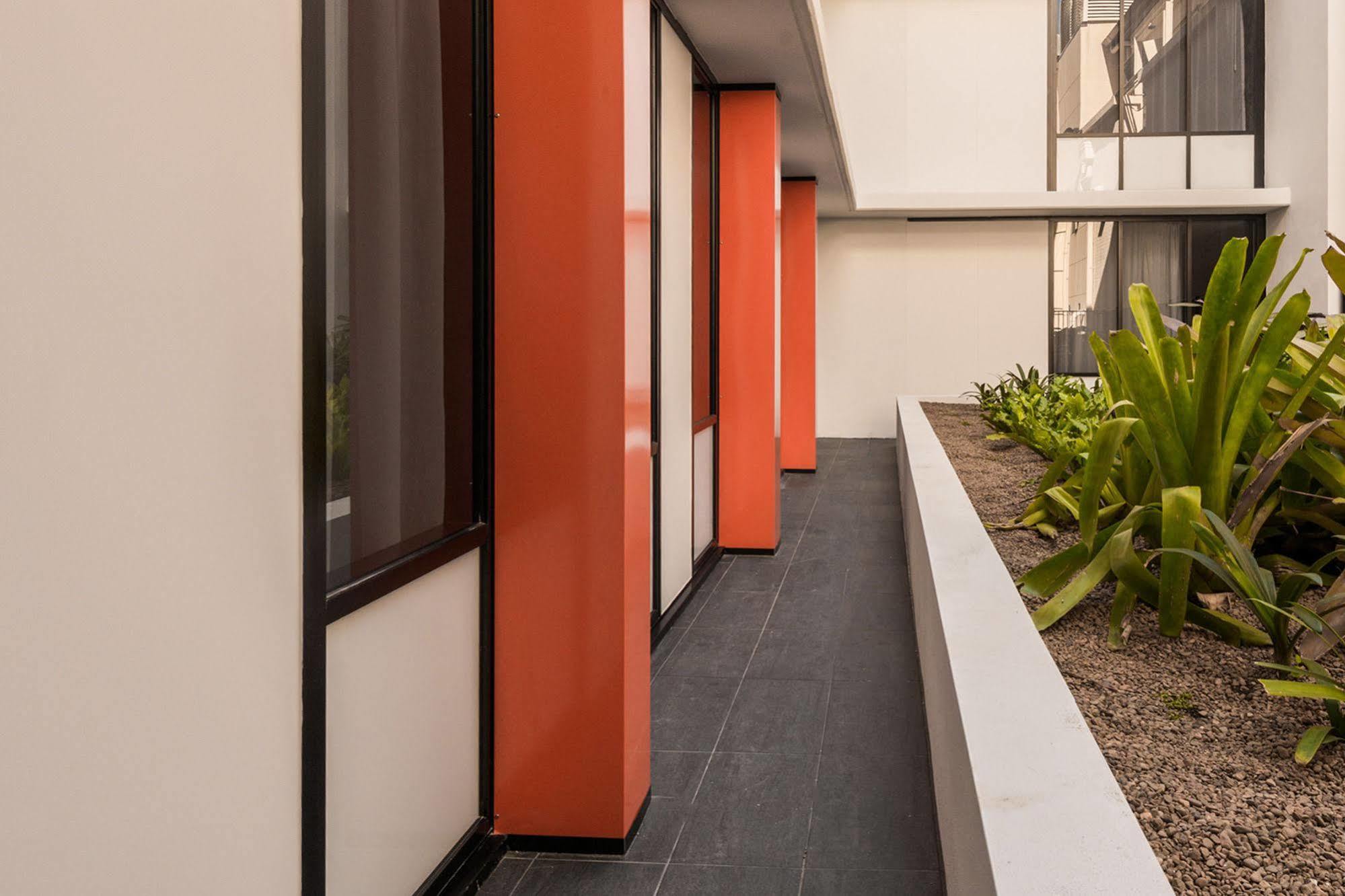 Kennigo Brisbane, Independent Collection By Evt